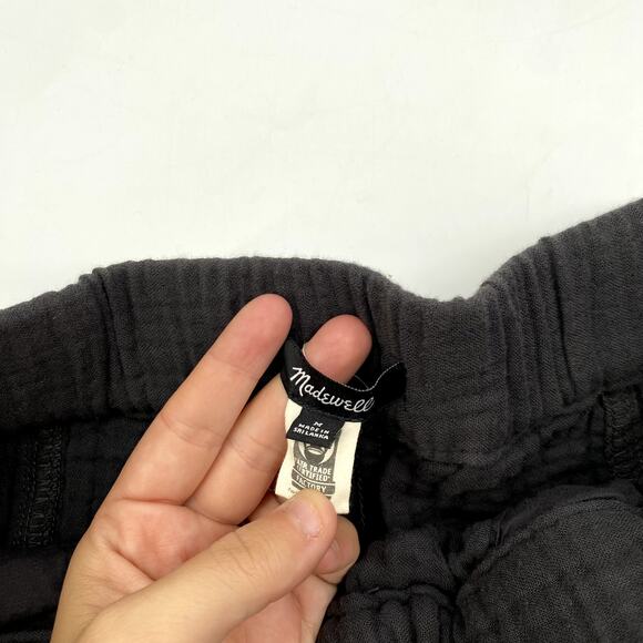 Madewell gray Easy Pull-On Shorts in Lightspun - Picture 5 of 10